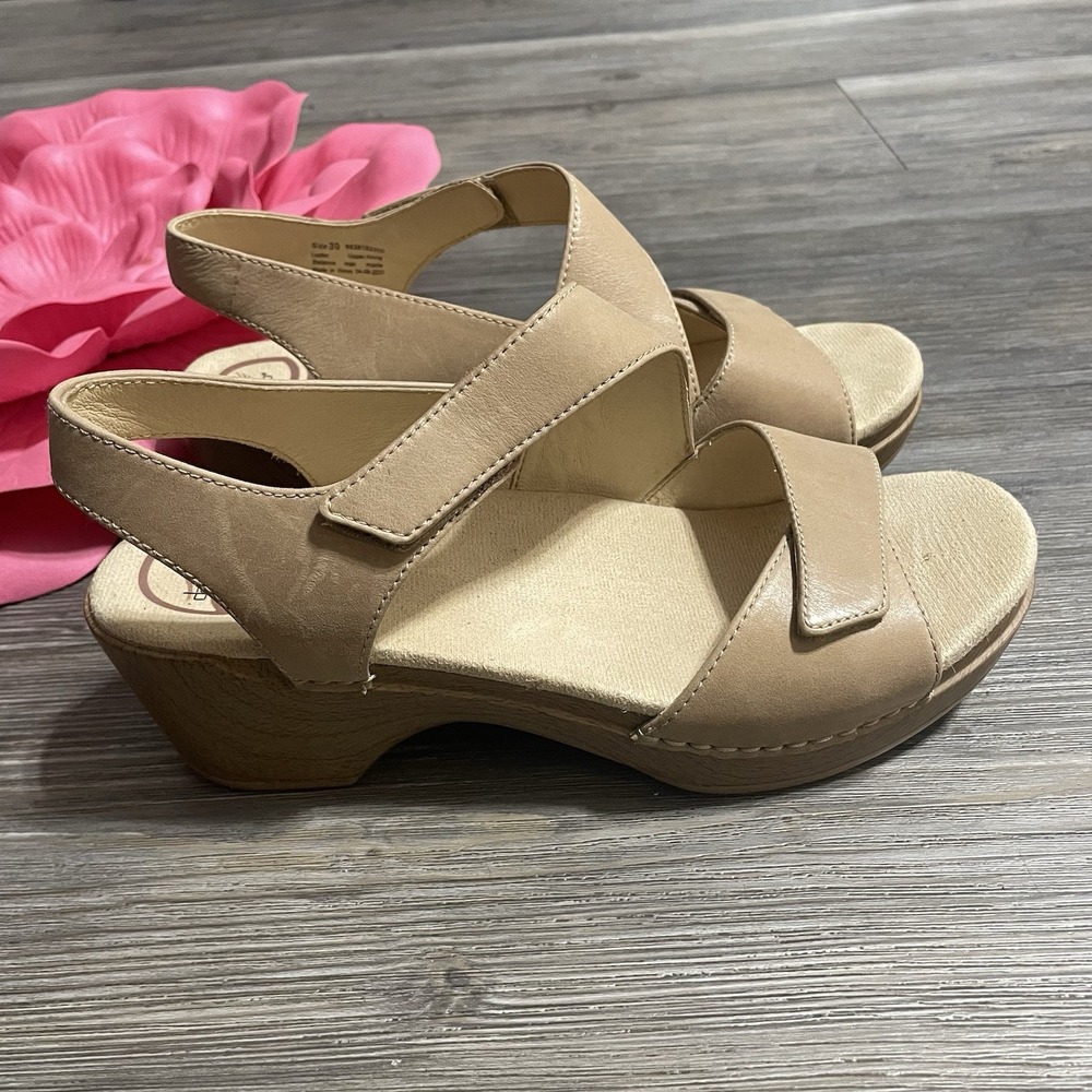 DANSKO 39/8.5-9 Sharla Beige Tan Leather Sling Back Wedge Sandals Comfort Arch